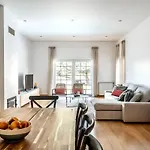Дом отдыха In W Pool And Garden *