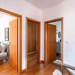 Дом отдыха In W Pool And Garden *