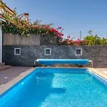 In W Pool And Garden Feriehus *