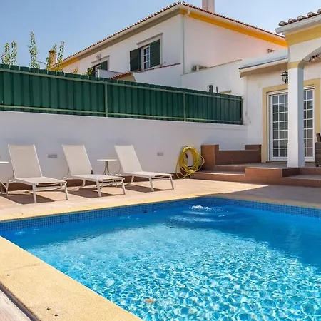 In W Pool And Garden Дом отдыха Азейтан